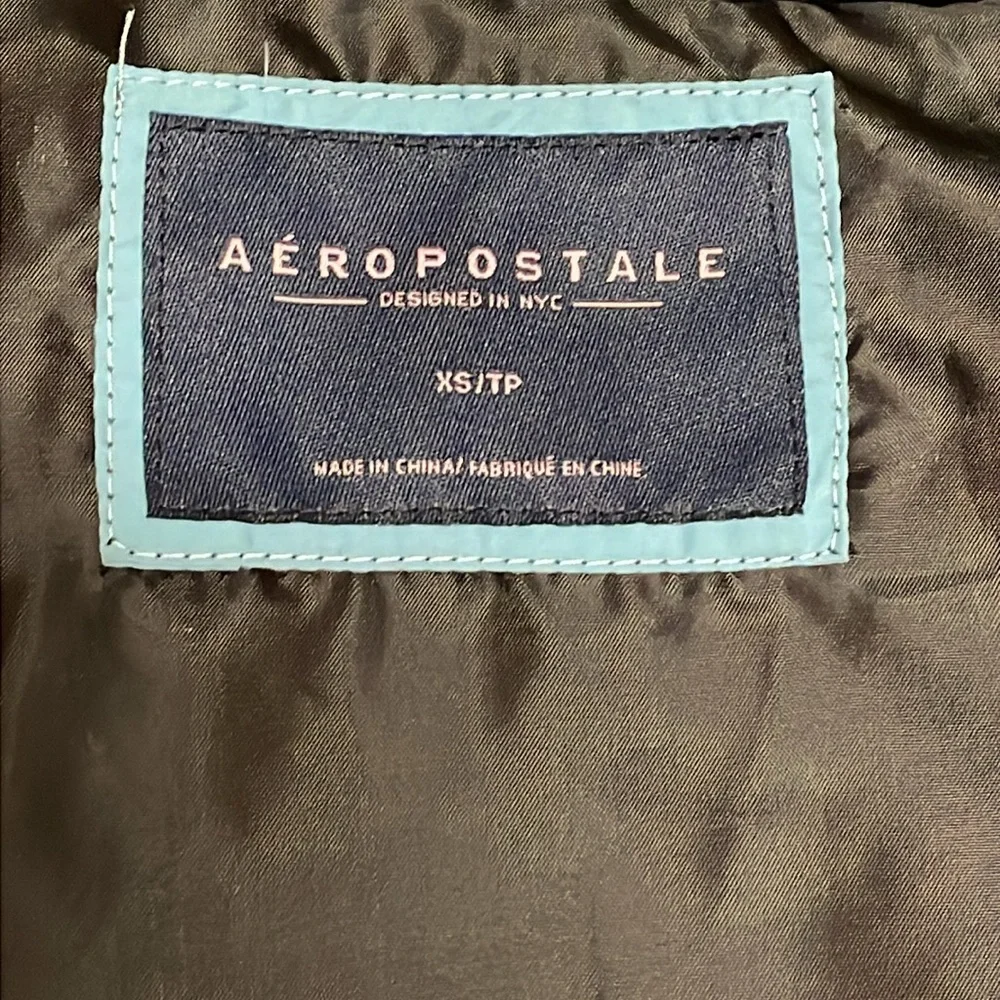 Black puffer vest aeropostale size extra small zipper front